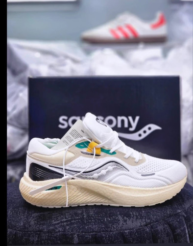 کتونی ساکونی تریمپ 19 ویتنامی وارداتی - سایز 40 تا 45 - Saucony Triumph 19