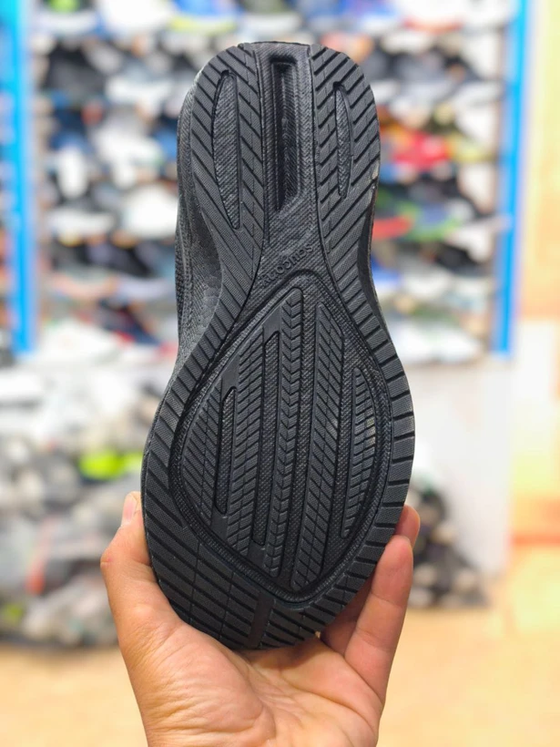 کتونی ساکونی تریمپ 21 ویتنامی وارداتی - سایز 36 تا 40 - Saucony Triumph 21