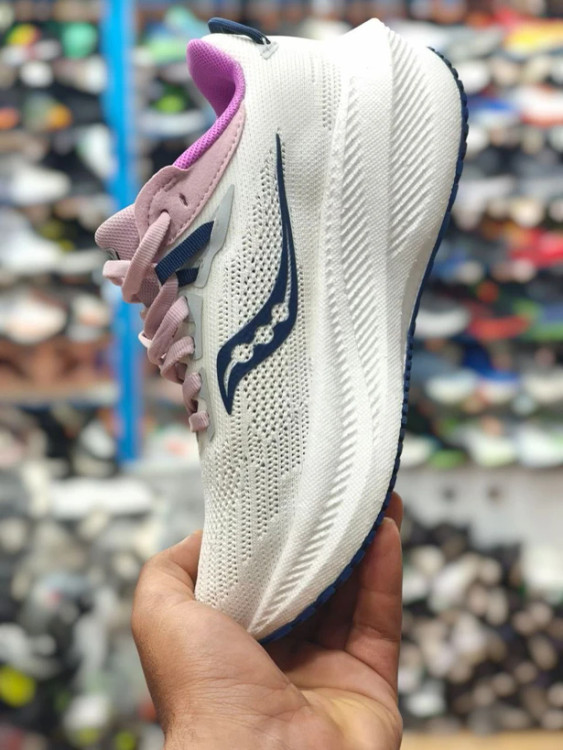 کتونی ساکونی تریمپ 21 ویتنامی وارداتی - سایز 36 تا 40 - Saucony Triumph 21