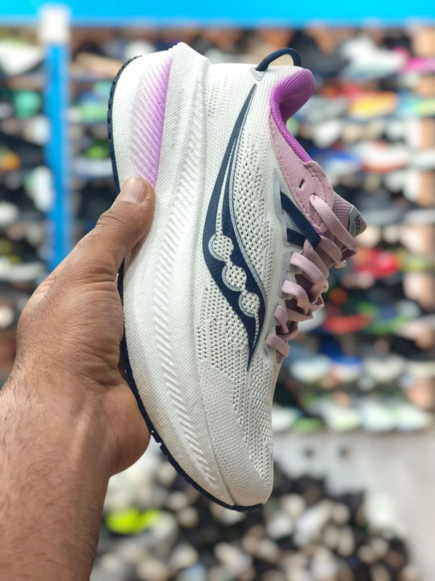 کتونی ساکونی تریمپ 21 ویتنامی وارداتی - سایز 36 تا 40 - Saucony Triumph 21