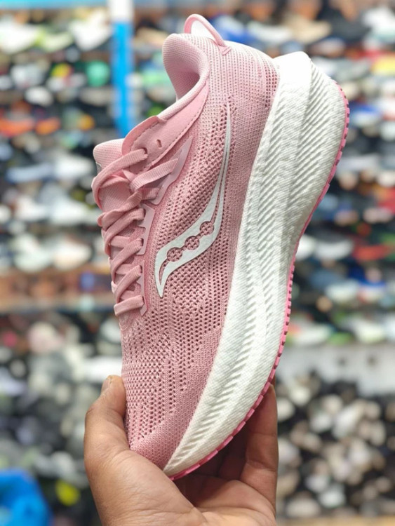 کتونی ساکونی تریمپ 21 ویتنامی وارداتی - سایز 36 تا 40 - Saucony Triumph 21