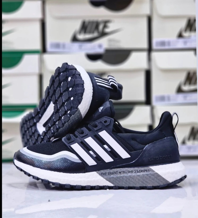 کتونی آدیداس اولترا بوست ویتنامی وارداتی - سایز 36 تا 40 - Adidas Ultraboost
