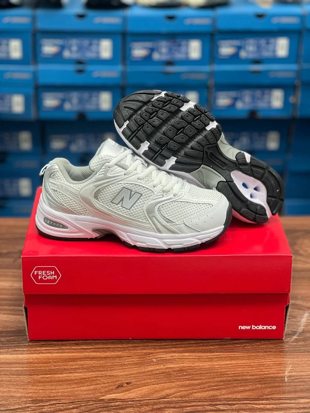 کتونی نیوبالانس 530 ویتنامی وارداتی  - سایز 37 تا 40 - Newbalance 530