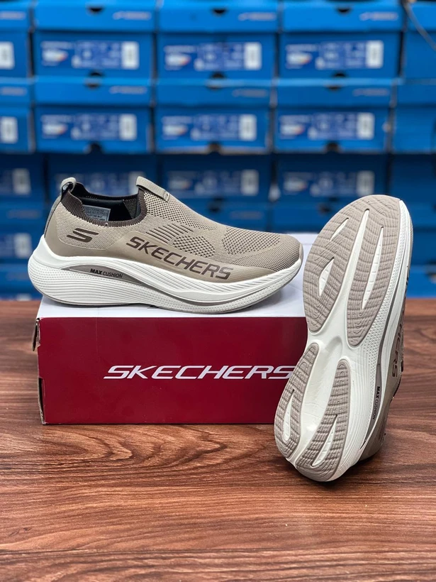 کتونی اسکیچرز ویتنامی وارداتی  - سایز 37 تا 40 - Skechers GOwalk Max Cushioning