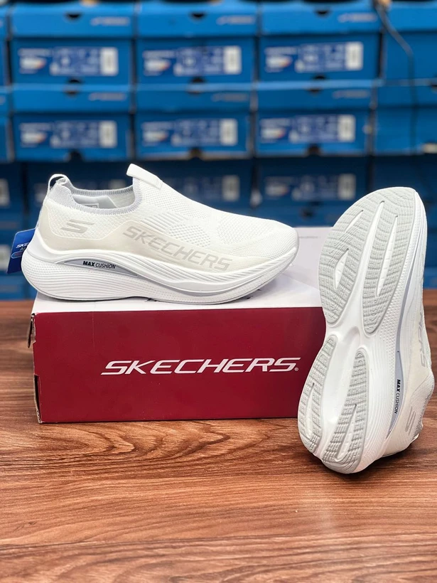 کتونی اسکیچرز ویتنامی وارداتی  - سایز 37 تا 40 - Skechers GOwalk Max Cushioning