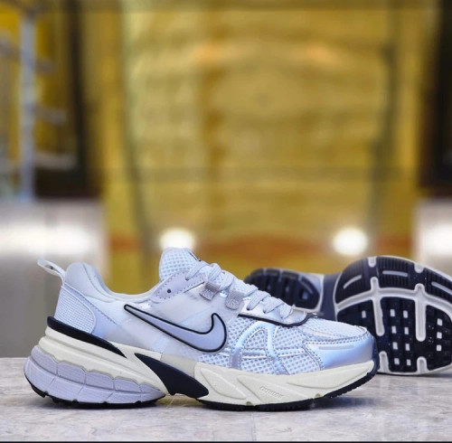 کتونی نایکی وی تو کی ویتنامی وارداتی - سایز 38 تا 45 - Nike V2k Run