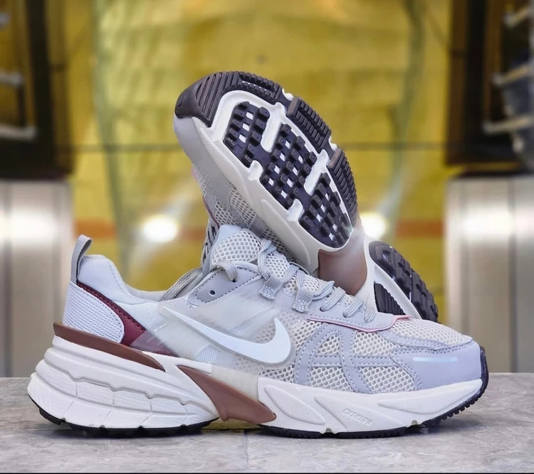 کتونی نایکی وی تو کی ویتنامی وارداتی - سایز 38 تا 45 - Nike V2k Run