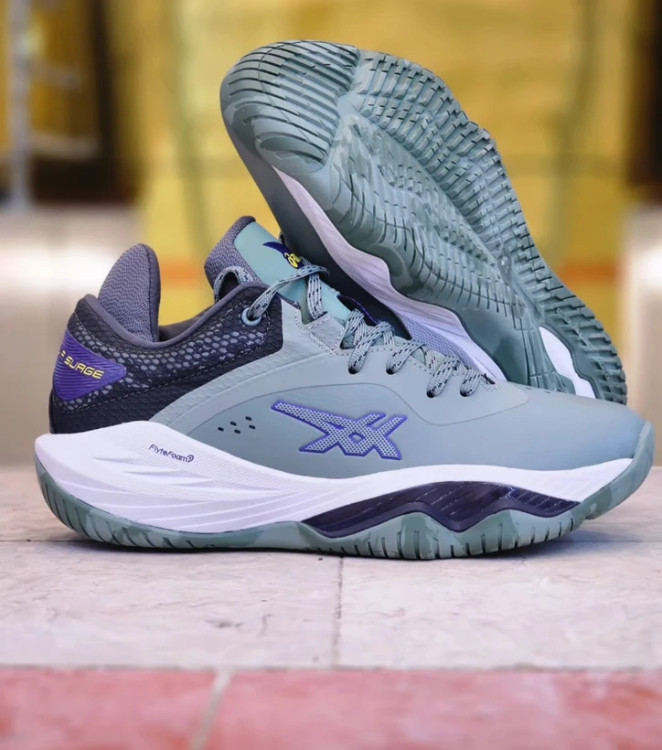 کتونی آسیکس نواسورج مخصوص والیبال، بسکتبال و ورزش های سالنی ویتنامی وارداتی - سایز 40 تا 45 - Asics Nova Surge Low