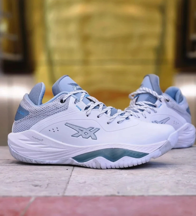 کتونی آسیکس نواسورج مخصوص والیبال، بسکتبال و ورزش های سالنی ویتنامی وارداتی - سایز 40 تا 45 - Asics Nova Surge Low