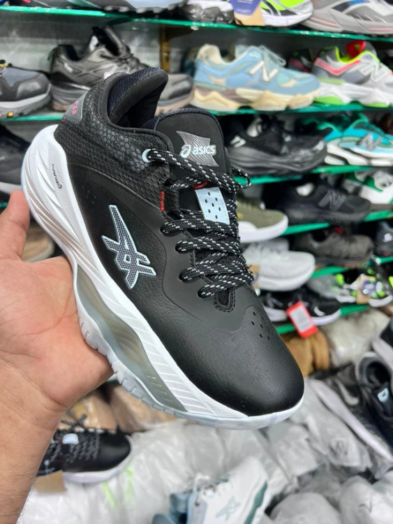 کتونی آسیکس نواسورج مخصوص والیبال، بسکتبال و ورزش های سالنی ویتنامی وارداتی - سایز 40 تا 45 - Asics Nova Surge Low