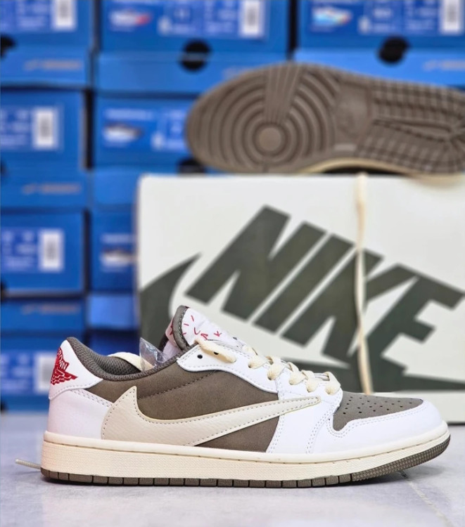 کتونی نایکی ایر جردن1 ویتنامی وارداتی - سایز 40 تا 45 - Air jordan1 Travis Scot