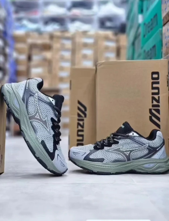 کتونی میزانو ریسر اس ویتنامی وارداتی - سایز 40 تا 45 - Mizuno Racer S