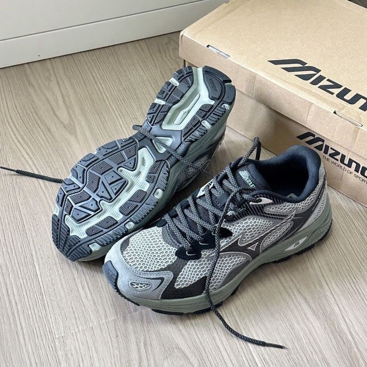 کتونی میزانو ریسر اس ویتنامی وارداتی - سایز 40 تا 45 - Mizuno Racer S