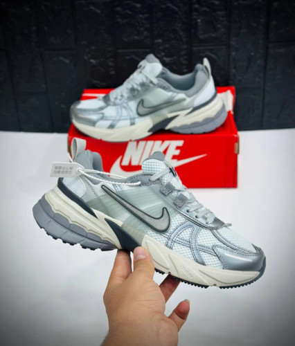کتونی نایکی وی تو کی ویتنامی وارداتی - سایز 40 تا 45 - Nike V2k Run