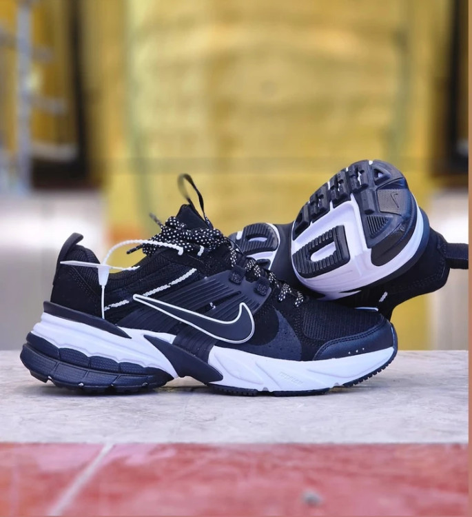 کتونی نایکی وی تو کی ویتنامی وارداتی - سایز 40 تا 45 - Nike V2k Run