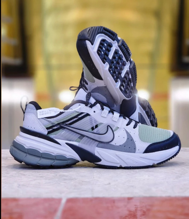 کتونی نایکی وی تو کی ویتنامی وارداتی - سایز 40 تا 45 - Nike V2k Run