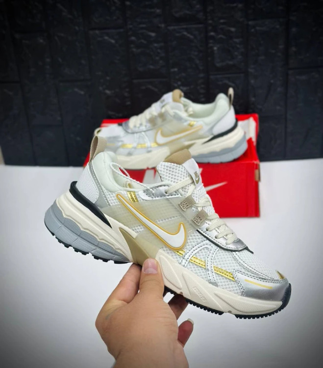 کتونی نایکی وی تو کی ویتنامی وارداتی - سایز 37 تا 40 - Nike V2k Run