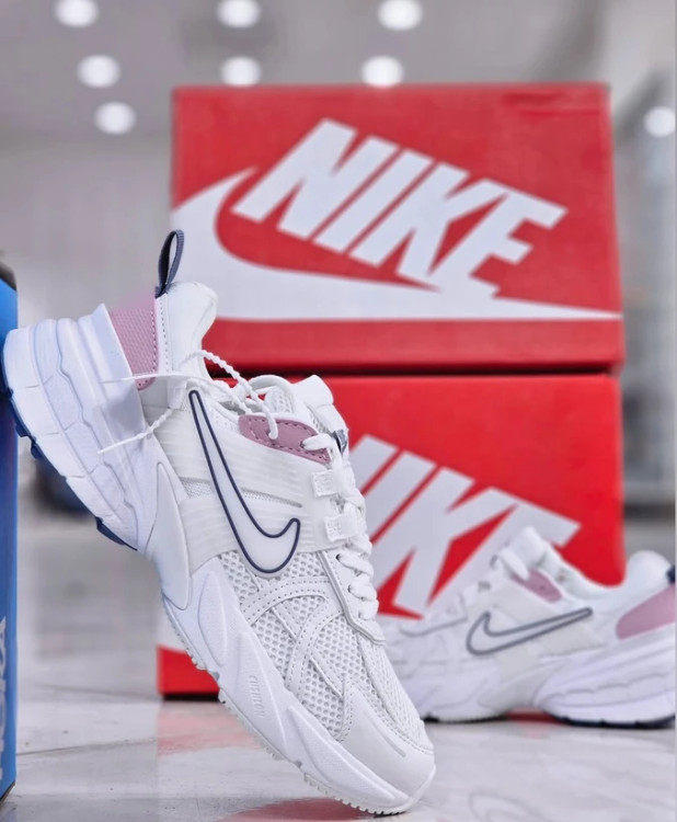 کتونی نایکی وی تو کی ویتنامی وارداتی - سایز 37 تا 40 - Nike V2k Run