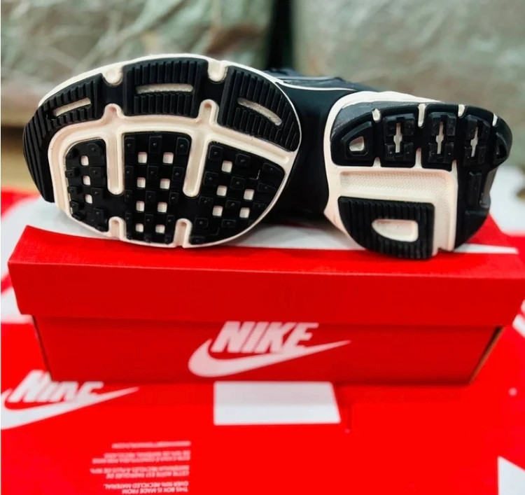 کتونی نایکی وی تو کی ویتنامی وارداتی - سایز 38 تا 45 - Nike V2k Run