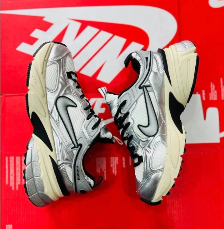 کتونی نایکی وی تو کی ویتنامی وارداتی - سایز 38 تا 45 - Nike V2k Run