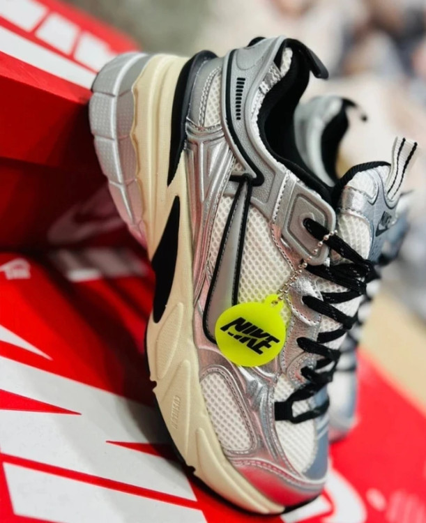 کتونی نایکی وی تو کی ویتنامی وارداتی - سایز 38 تا 45 - Nike V2k Run