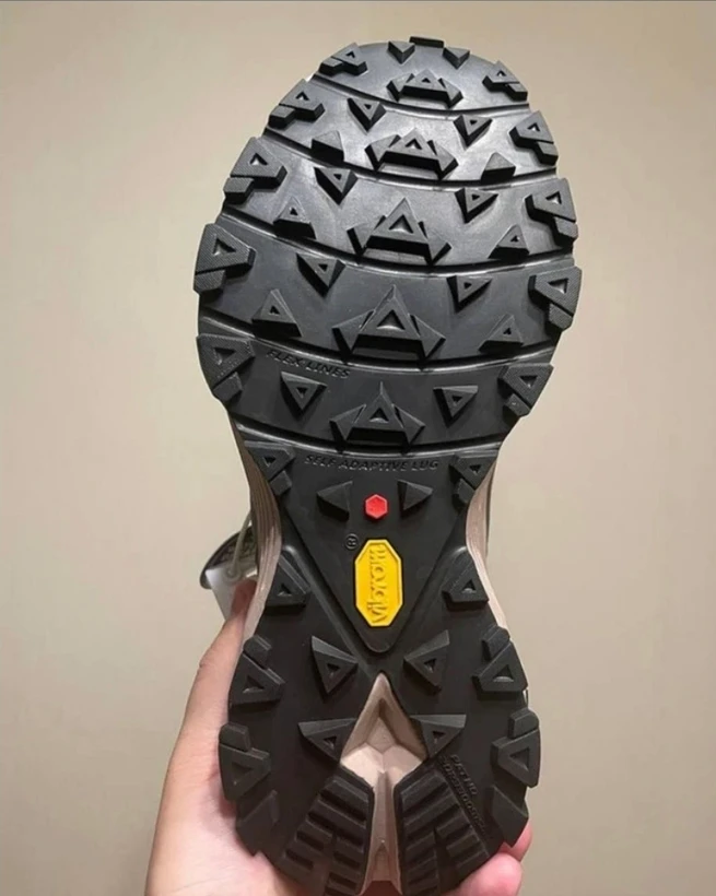 کتونی کلمبیا ضدآب با زیره ویبرام و بند دیسکی ویتنامی وارداتی  - سایز 40 تا 45 - Columbia Boa GTX