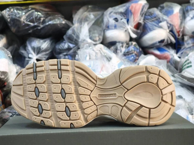 کتونی نیوبالانس 530v3 زیره بالانسیاگا ویتنامی وارداتی - سایز 37 تا 40 - Newbalance 530v3