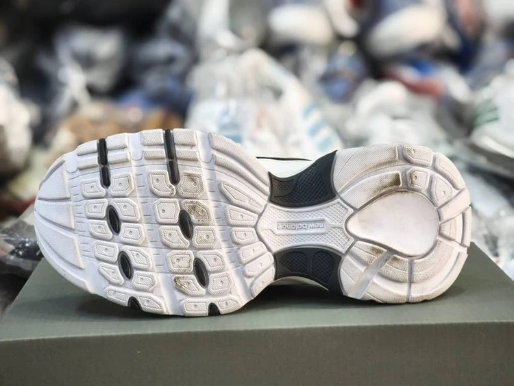 کتونی نیوبالانس 530v3 زیره بالانسیاگا ویتنامی وارداتی - سایز 37 تا 40 - Newbalance 530v3