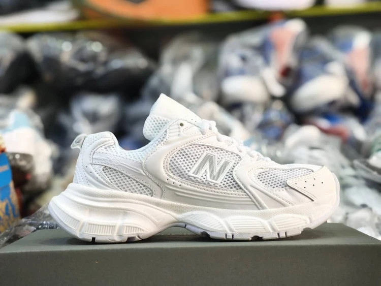 کتونی نیوبالانس 530v3 زیره بالانسیاگا ویتنامی وارداتی - سایز 36 تا 40 - Newbalance 530v3