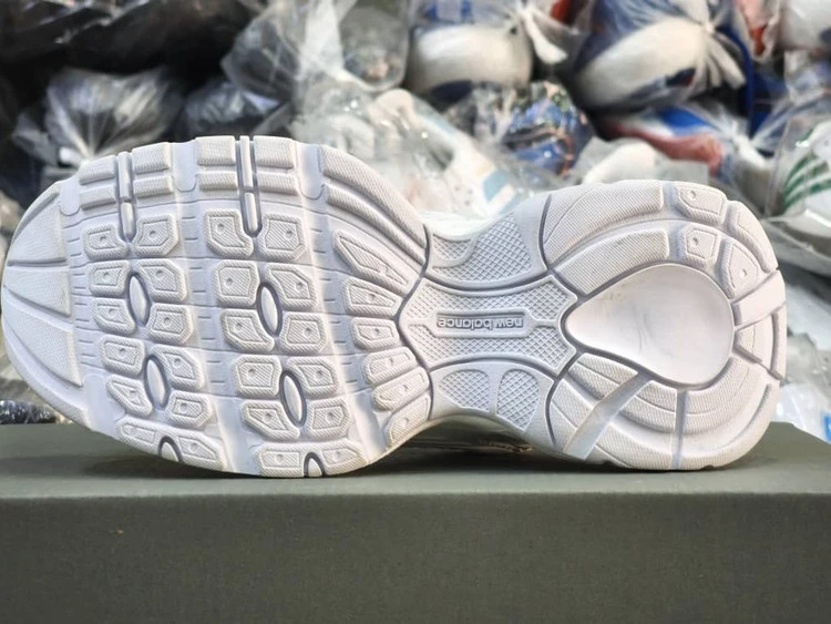 کتونی نیوبالانس 530v3 زیره بالانسیاگا ویتنامی وارداتی - سایز 36 تا 40 - Newbalance 530v3