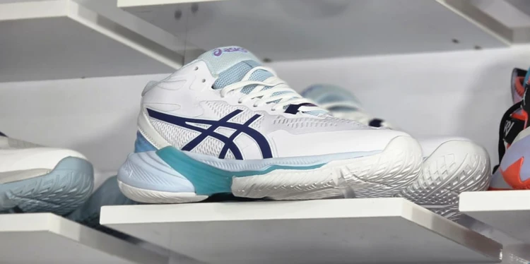 کتونی آسیکس مناسب والیبال، بدمینتون، تنیس، پدل ویتنامی وارداتی - سایز 40 تا 45 - Asics Indoor Sky Elite FF 2