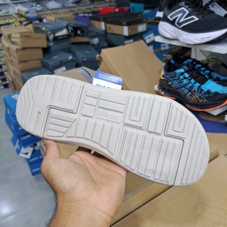 صندل اسکیچرز ویتنامی وارداتی - سایز 38 تا 45