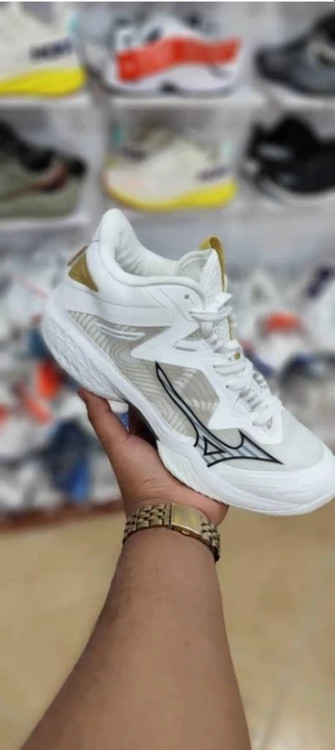 کتونی میزانو ویتنامی وارداتی مناسب والیبال، بدمینتون و... - سایز 40 تا 45 - Mizauno Wave Lithning ZY