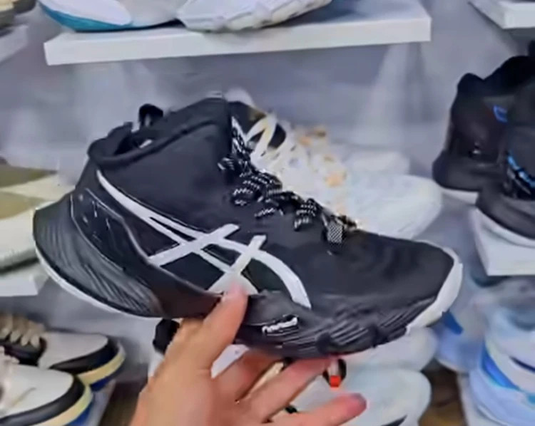 کتونی آسیکس مناسب والیبال، بدمینتون، تنیس، پدل ویتنامی وارداتی - سایز 40 تا 44 - Asics Metarise