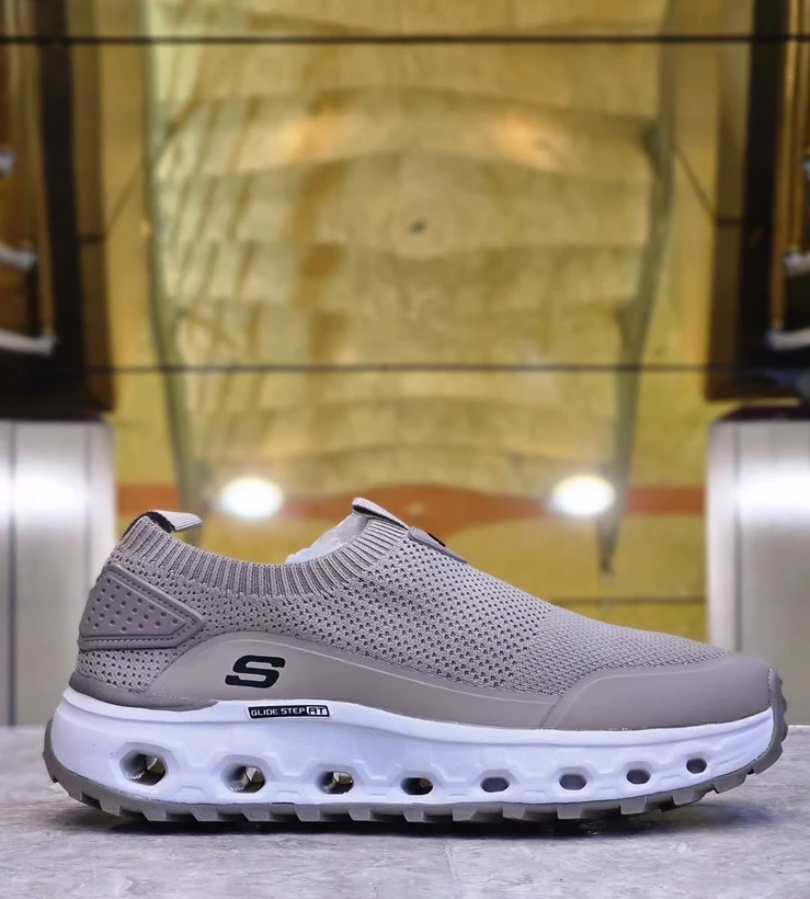 کتونی اسکیچرز ویتنامی وارداتی  - سایز 40 تا 45 - Skechers Glide Step Hands-Free Slip-ins