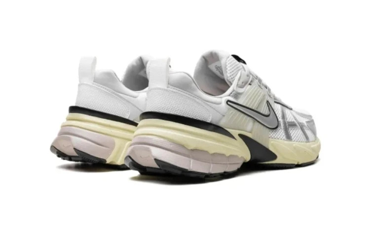 کتونی نایکی وی تو کی ویتنامی وارداتی - سایز 37 تا 45 - Nike V2k Run