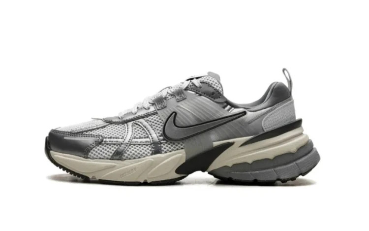 کتونی نایکی وی تو کی ویتنامی وارداتی - سایز 37 تا 45 - Nike V2k Run