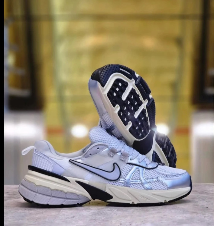 کتونی نایکی وی تو کی ویتنامی وارداتی - سایز 37 تا 45 - Nike V2k Run