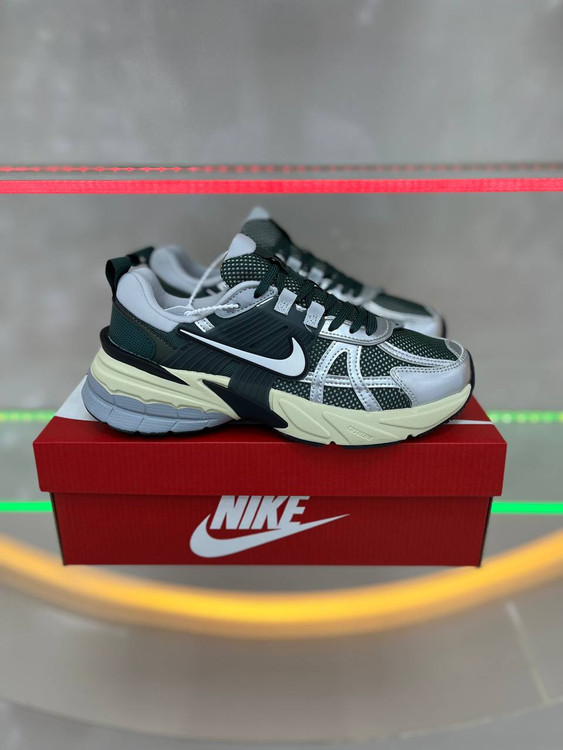 کتونی نایکی وی تو کی ویتنامی وارداتی - سایز 40 تا 45 - Nike V2k Run
