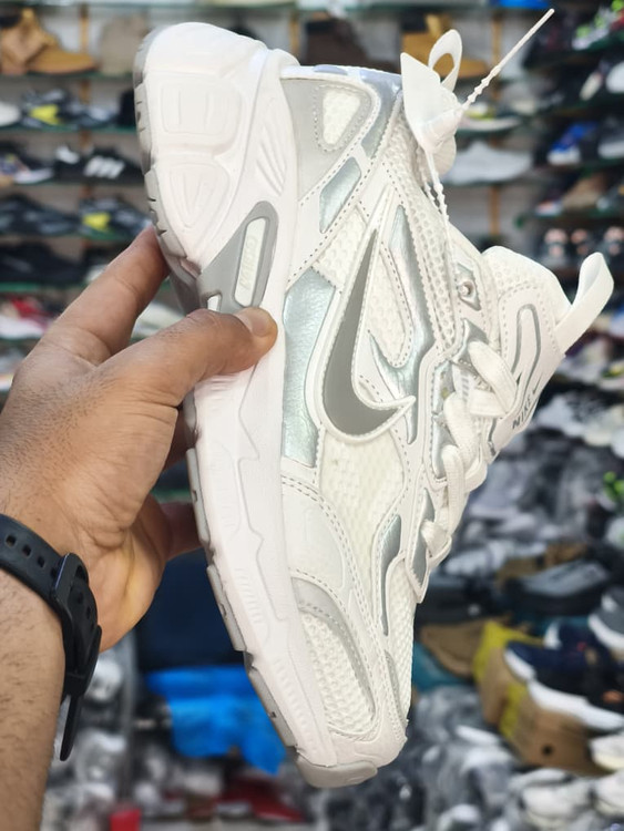 کتونی نایکی وی فایو کی ویتنامی وارداتی - سایز 37 تا 40 - Nike V5k Run