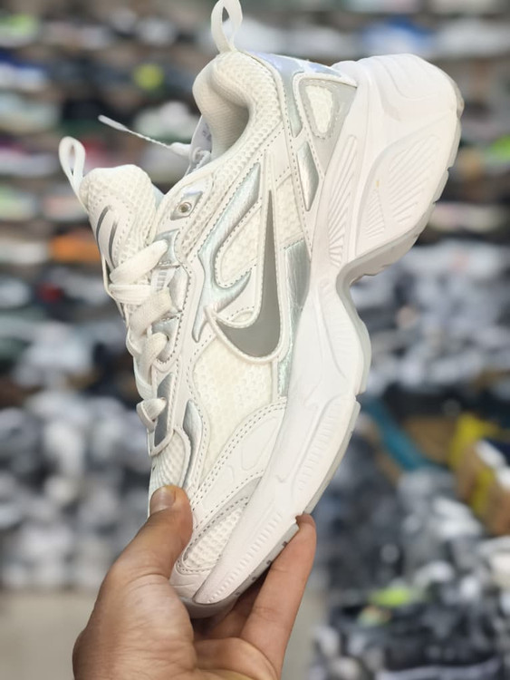 کتونی نایکی وی فایو کی ویتنامی وارداتی - سایز 37 تا 40 - Nike V5k Run