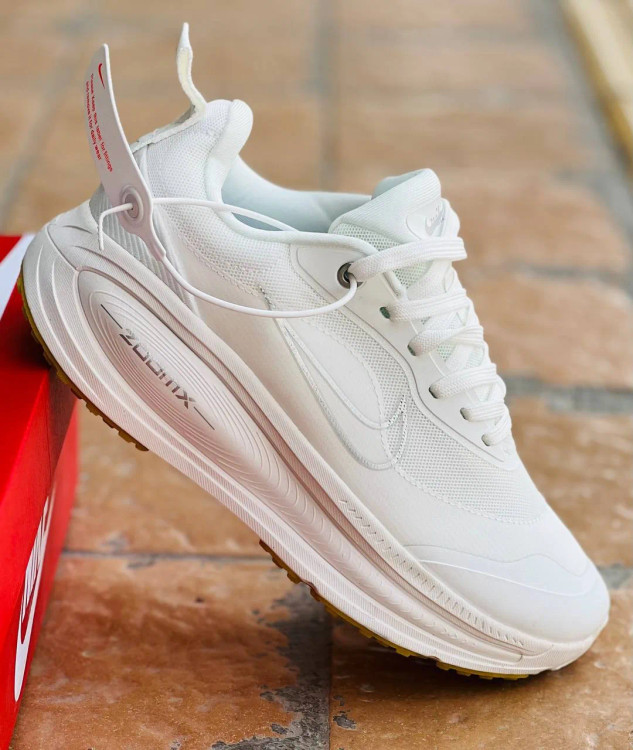 کتونی نایکی ایر ومرو 18 ویتنامی وارداتی - سایز 37 تا 45 - Nike Air Vomero 18