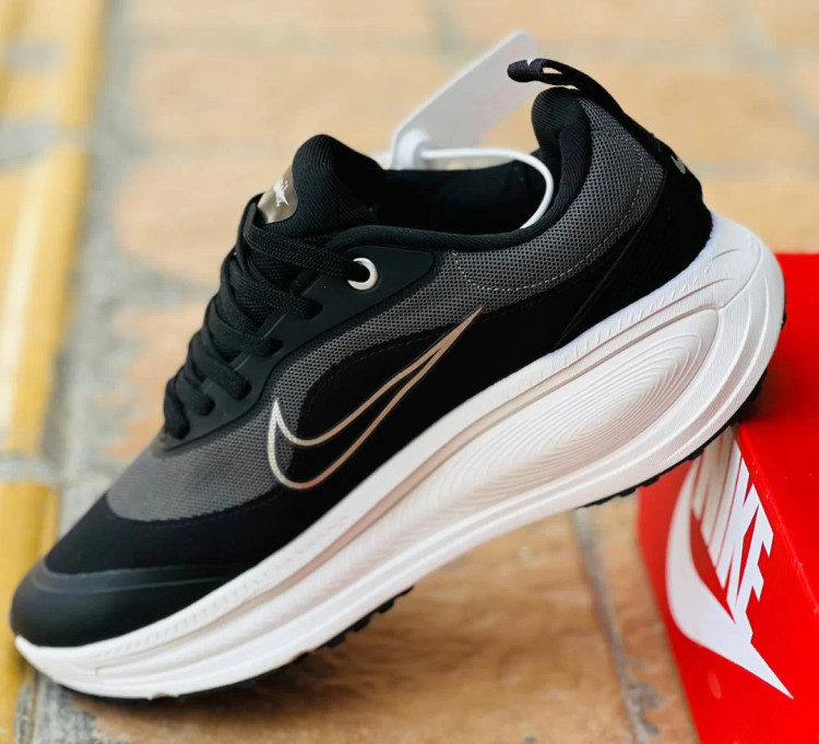 کتونی نایکی ایر ومرو 18 ویتنامی وارداتی - سایز 37 تا 45 - Nike Air Vomero 18