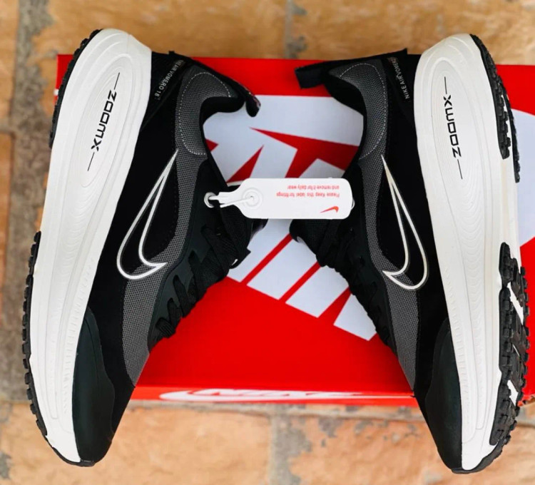 کتونی نایکی ایر ومرو 18 ویتنامی وارداتی - سایز 37 تا 45 - Nike Air Vomero 18