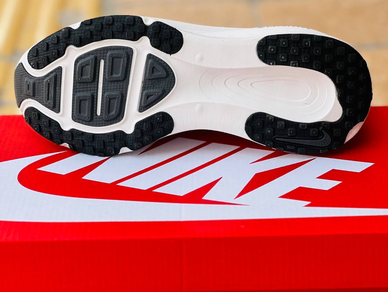 کتونی نایکی ایر ومرو 18 ویتنامی وارداتی - سایز 40 تا 45 - Nike Air Vomero 18