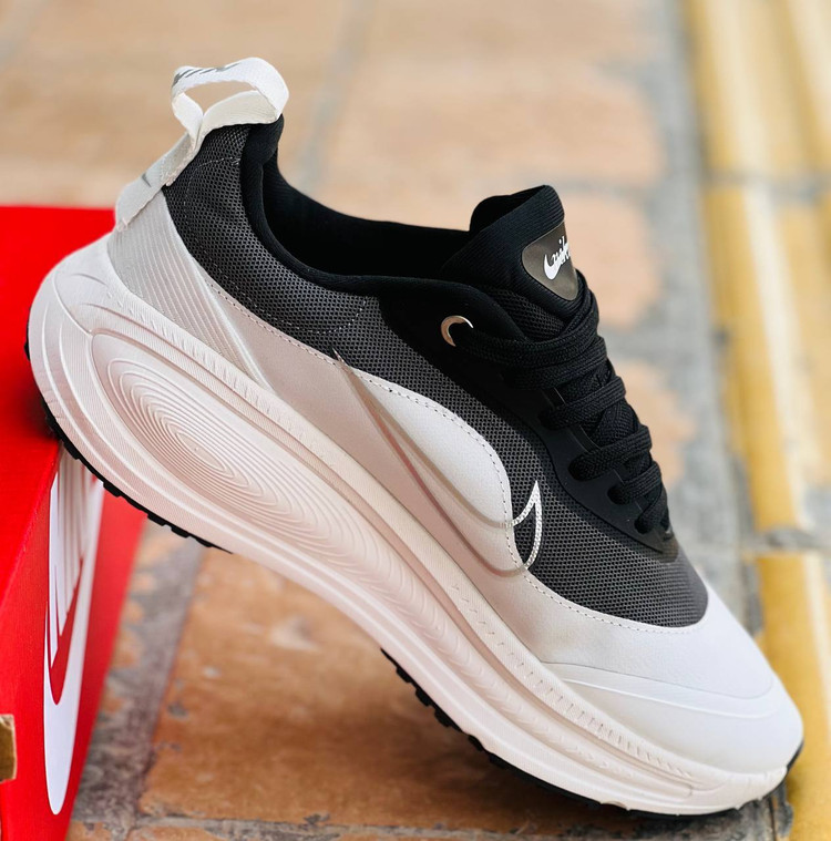 کتونی نایکی ایر ومرو 18 ویتنامی وارداتی - سایز 40 تا 45 - Nike Air Vomero 18