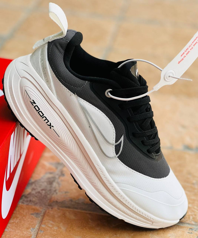کتونی نایکی ایر ومرو 18 ویتنامی وارداتی - سایز 40 تا 45 - Nike Air Vomero 18