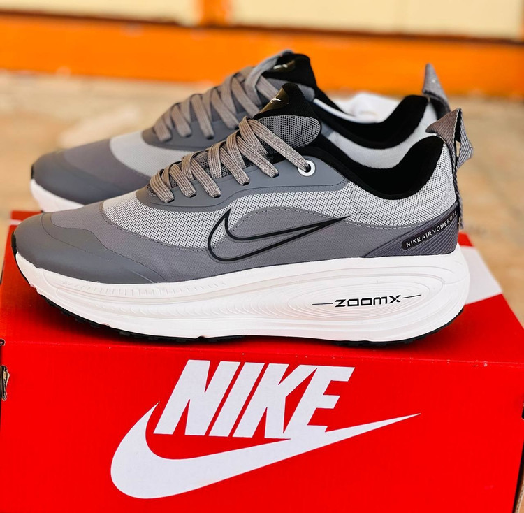 کتونی نایکی ایر ومرو 18 ویتنامی وارداتی - سایز 40 تا 45 - Nike Air Vomero 18