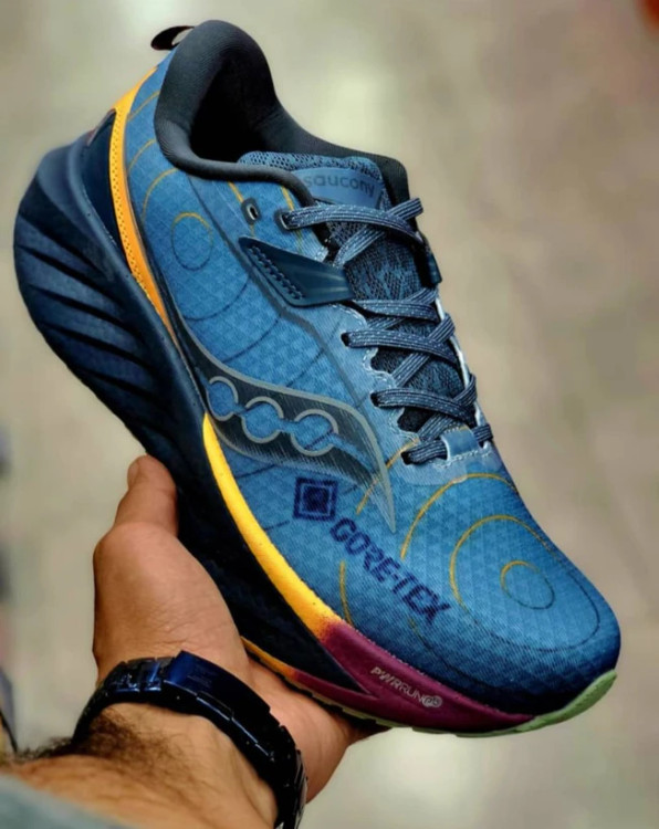 کتونی ساکونی تریمپ 22 ویتنامی وارداتی - سایز 40 تا 45 - Saucony Triumph 22