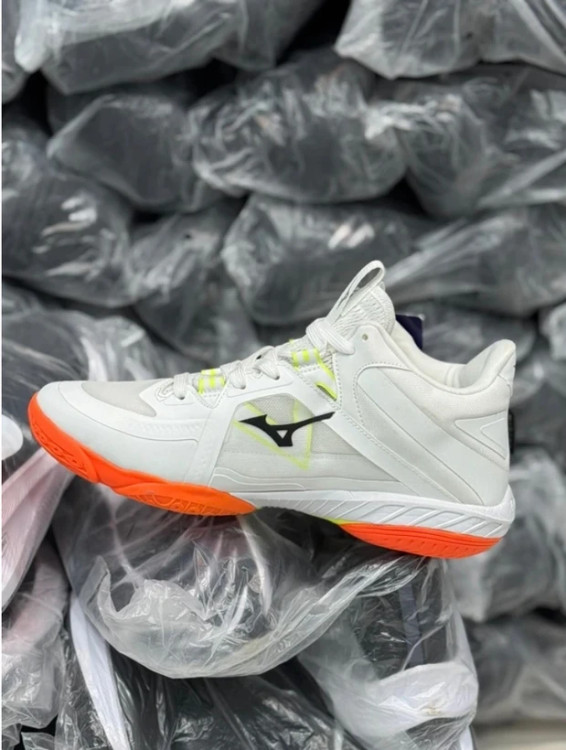 کتونی میزانو ویو لایتنینگ ویتنامی وارداتی - مناسب والیبال - سایز 40 تا 45 - Mizuno Wave Lithning ZY